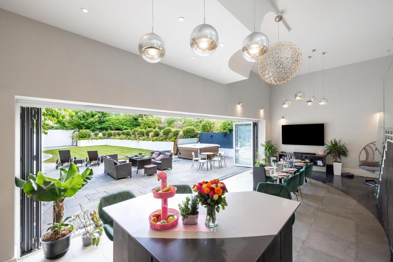 Dream House London With Gym, Cinema And Housekeeper Villa Ealing Dış mekan fotoğraf