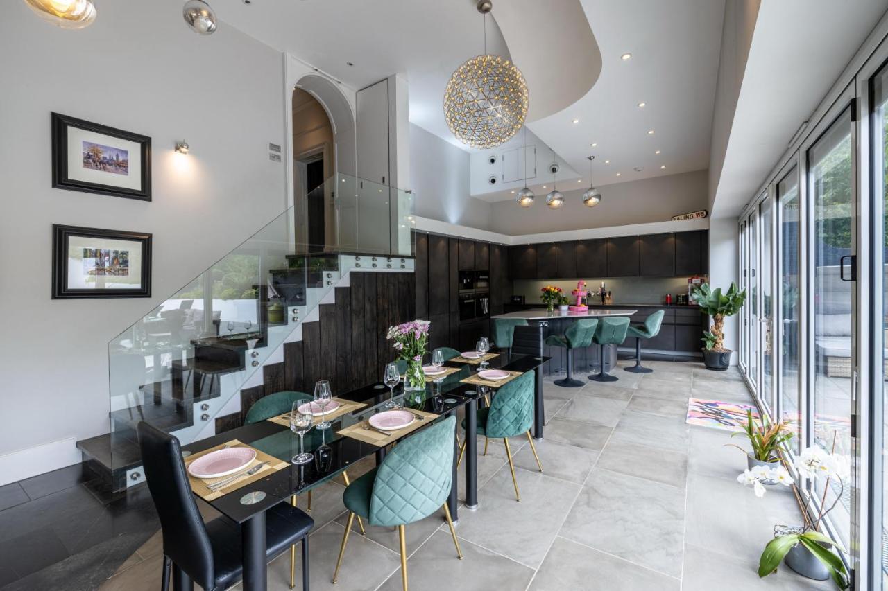 Dream House London With Gym, Cinema And Housekeeper Villa Ealing Dış mekan fotoğraf