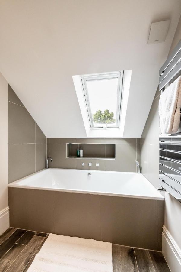 Dream House London With Gym, Cinema And Housekeeper Villa Ealing Dış mekan fotoğraf