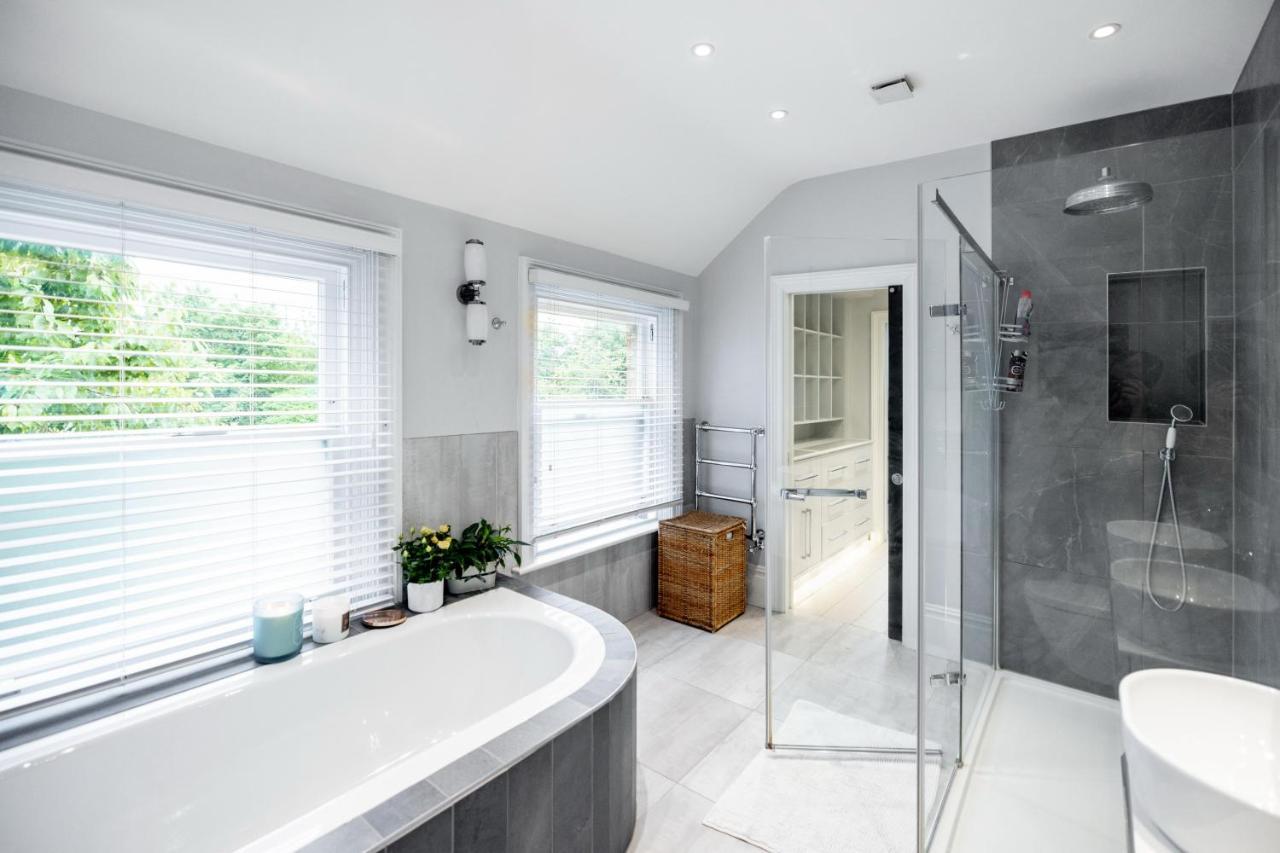 Dream House London With Gym, Cinema And Housekeeper Villa Ealing Dış mekan fotoğraf